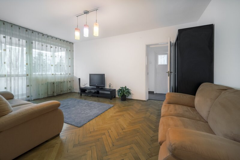 Doua camere, loc de parcare, vedere parc Gh. Petrascu, etaj 1/4, bloc reabilitat.